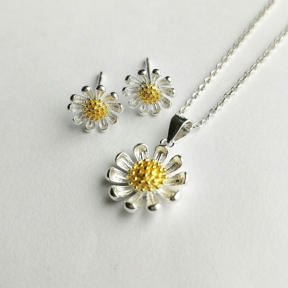 Sterling Silver 14k Gold Daisy Necklace Earring Set - Picture 13 of 13